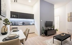 Kl31 - Urban Escape - Prime Location - Klauzal Square By Bqa
