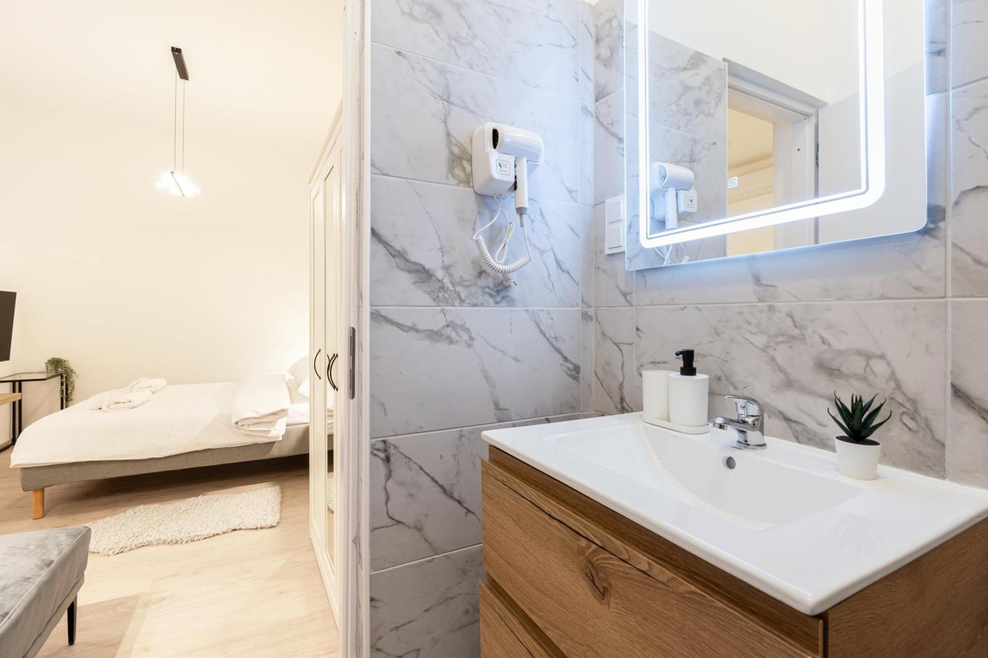 דירות בודפשט Kl31 - Urban Escape - Prime Location - Klauzal Square By Bqa מראה חיצוני תמונה